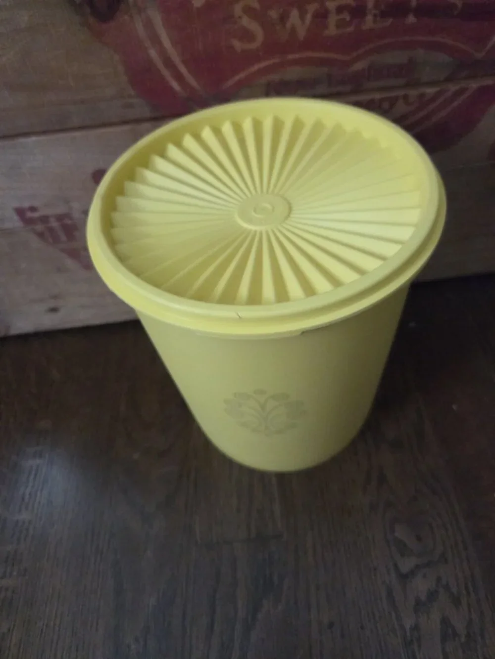 Vintage Tupperware Yellow 7.5